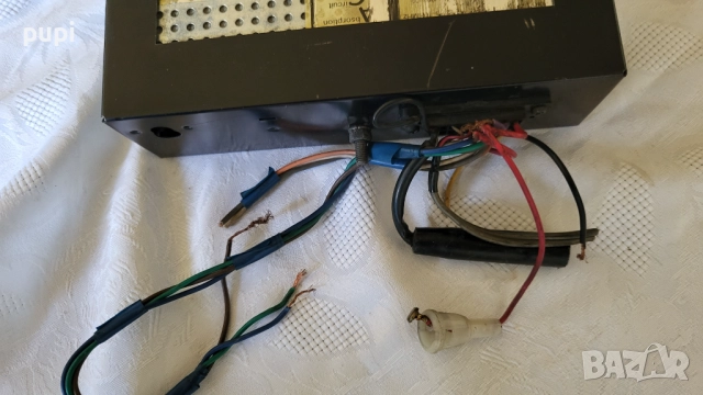 Радио касетофон за кола, снимка 4 - Радиокасетофони, транзистори - 52247384