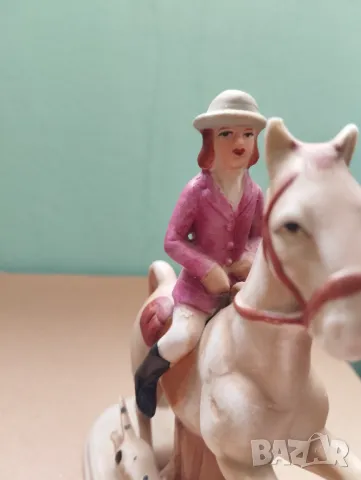 Стара порцеланова статуетка ловен мотив, снимка 3 - Други ценни предмети - 48811099