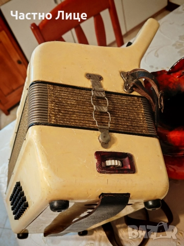 Прекрасен Немски Качествен Акордеон Weltmeister Велтмайстер 40 баса, снимка 5 - Акордеони - 52868006