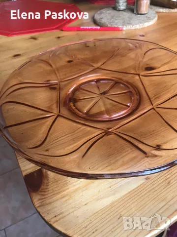 плато гравирано стъкло розово и чинийки 6 броя от 80–те, снимка 2 - Чинии - 48042400