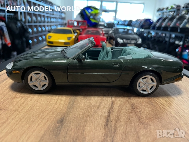 Метална колекционерска количка модел JAGUAR XK-8 Cabriolet 2000г.1:18, снимка 3 - Колекции - 52794853