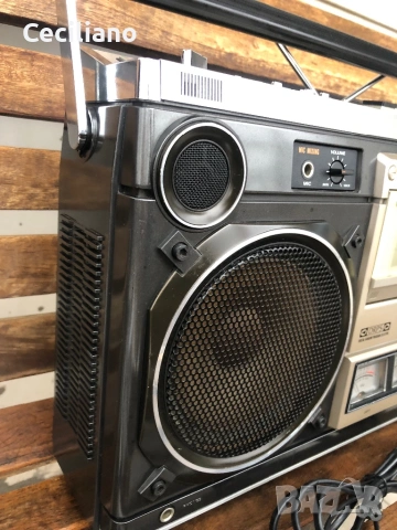 Радиокасетофон HITACHI TRK-8180Е, снимка 7 - Радиокасетофони, транзистори - 53514534