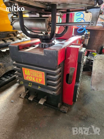 Машина за монтаж и демонтаж на гуми НОВА Corghi, снимка 2 - Други машини и части - 53402133