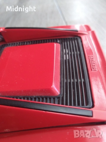 Ferrari Testarossa 1/18, снимка 5 - Колекции - 53137324