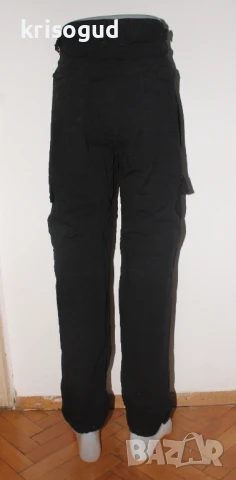 Мъжки черен карго панталон Bershka, Размер: М / EUR 42, снимка 3 - Панталони - 51043943