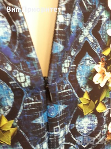 Много официална рокля скъпа маркова SECRET SANTA R стегната материя , ефектен принтс магнолии и диам, снимка 16 - Рокли - 37417791