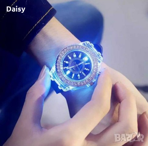 Светещи дамски часовници, снимка 6 - Дамски - 27836060