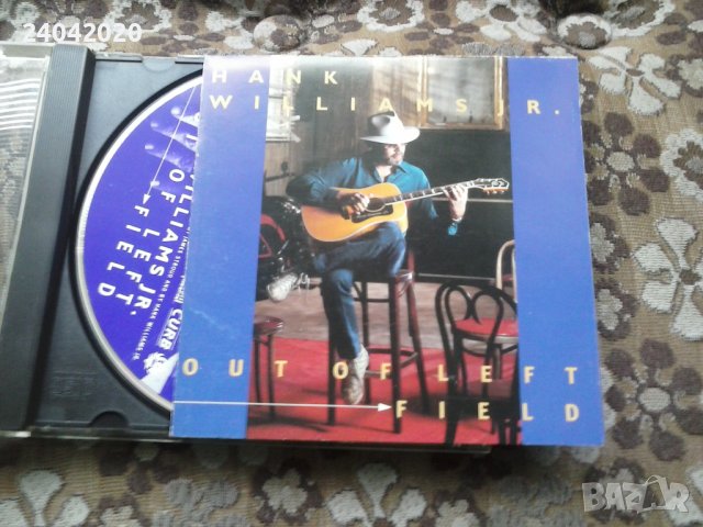 Hank Williams Jr. – Out Of Left Field оригинален диск, снимка 1 - CD дискове - 43813165