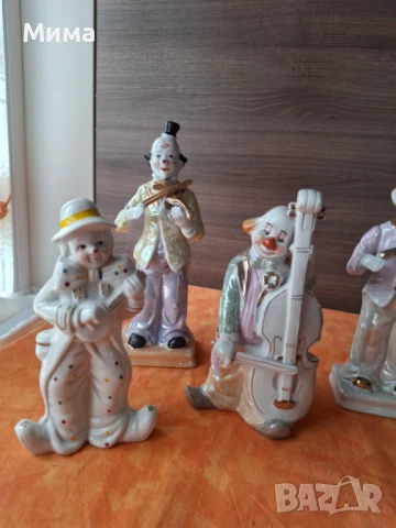 Порцеланови клоуни