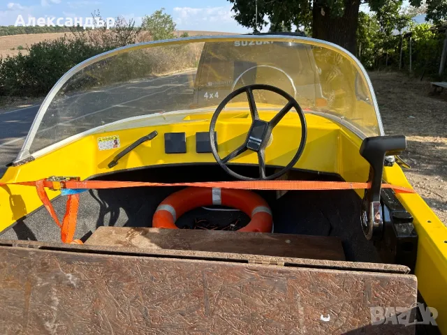 Продавам две лодки с двигатели и едно ремарке, снимка 2 - Воден транспорт - 48268115