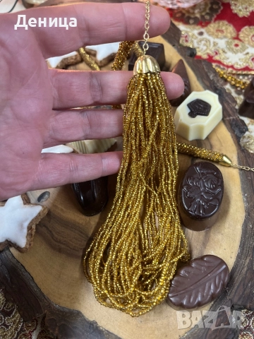 Един винтидж разкош⚜️ Всяка дама ще бъде впечатляваща с него Дължина с пискюли-127 см Цена-45 лв/23 , снимка 4 - Колиета, медальони, синджири - 52844155