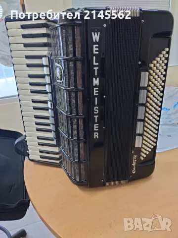 АКОРДЕОН  Weltmeister KANTUS IV