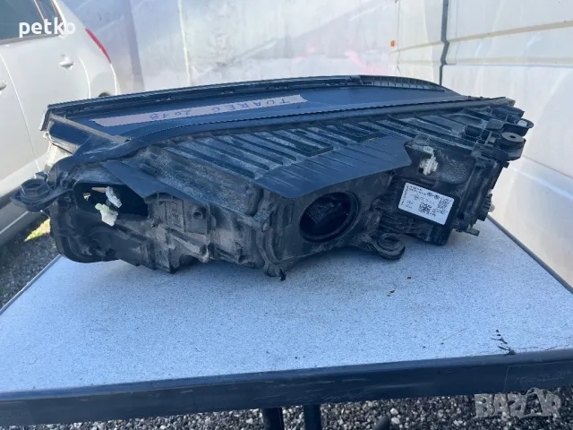 Десен фар за Туарег 2018, снимка 2 - Части - 49556894