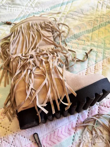 Ботуши с пискюли, снимка 5 - Дамски ботуши - 47662218