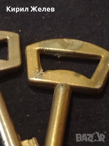 Два стари ключа от соца за секция ракла за КОЛЕКЦИЯ ДЕКОРАЦИЯ 41026, снимка 2 - Други ценни предмети - 43268094