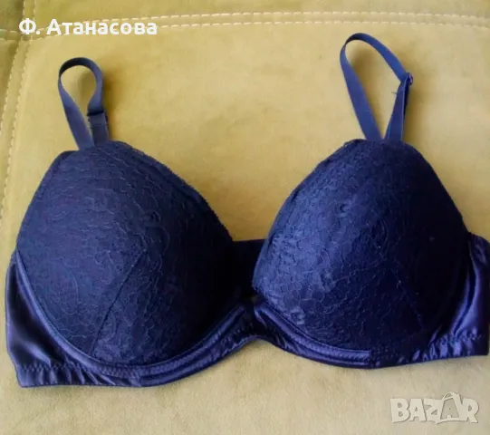 Нов черен сутиен H&M размер 70 C/D, лек пушъп, без етикет