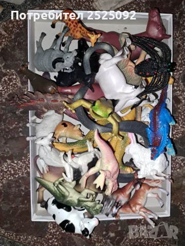 Лот 26 фигурки на животни и динозаври за игра