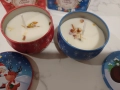 2 Нови ароматни коледни свещи+дървена поставка+ борова кора+коледна украса+ 2 шишарки, снимка 7