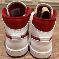 Air Jordan 1 Mid, снимка 2 - Кецове - 43742441