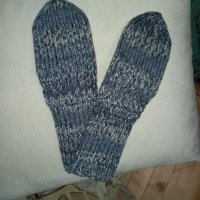 Ръчно плетени детски чорапи 75% вълна, снимка 2 - Чорапи - 38700621