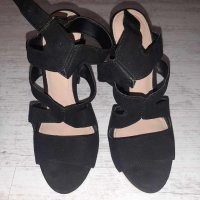 Сандали ZARA , снимка 3 - Дамски обувки на ток - 43620533