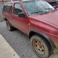 Nissan Terrano 1 2.4, снимка 2 - Автомобили и джипове - 32305433