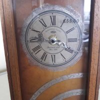 Стар часовник , снимка 1 - Антикварни и старинни предмети - 28980044