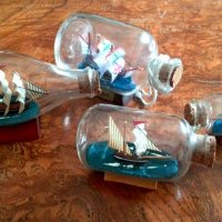 Сувенирен кораб - макет в стъклена бутилка на декоративна дървена поставка, снимка 8 - Колекции - 28754325
