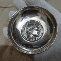 Сребърна купичка  с антични мотиви, снимка 1 - Нумизматика и бонистика - 44861467