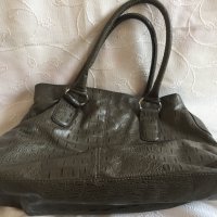 Дамски чанти - Ferragamo, G.M.V. и H&M, много запазени, еко кожа, лот, елегантни, всекидневни, снимка 11 - Чанти - 32717143