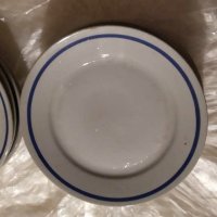 Порцеланови чинии със синя ивица, снимка 1 - Чинии - 29023458