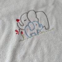 Бродерия на хавлиена кърпа за бебета, снимка 3 - Хавлиени кърпи - 43791585