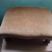 Старо столче за крака, снимка 1 - Антикварни и старинни предмети - 43347575