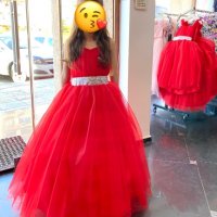 Празнична рокля в червено с обръч, снимка 1 - Детски рокли и поли - 36136477