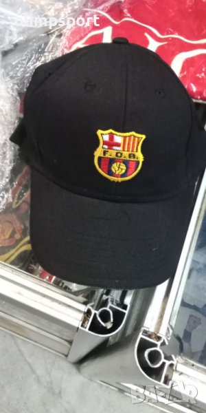 шапка Барселона нова с козирка универсален размер, снимка 1