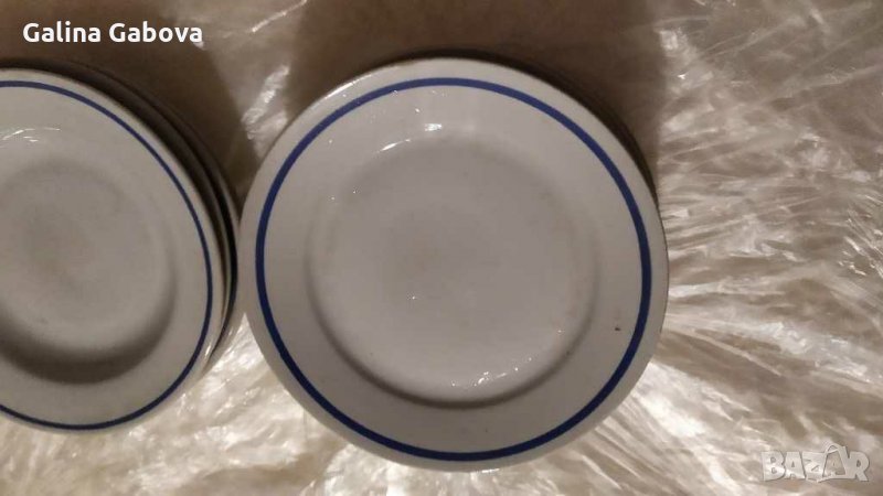 Порцеланови чинии със синя ивица, снимка 1