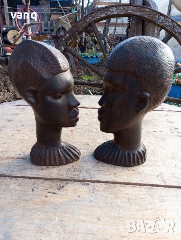 Африкански глави-дърворезби