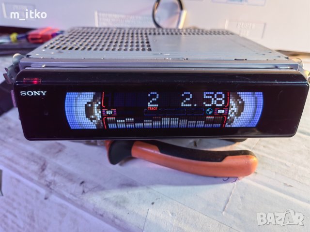 SONY CDX-M670, снимка 2 - Радиокасетофони, транзистори - 43854400