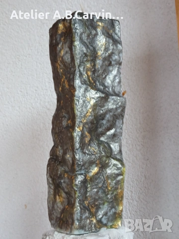 Ръчно изработена свещ с уникална скална текстура и златни детайли. Модерен акцент за вашия дом, снимка 5 - Декорация за дома - 53538384