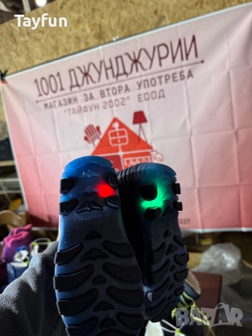 Детски зимни ботуши със светещи подметки - Чисто нови, снимка 6 - Детски боти и ботуши - 52837968