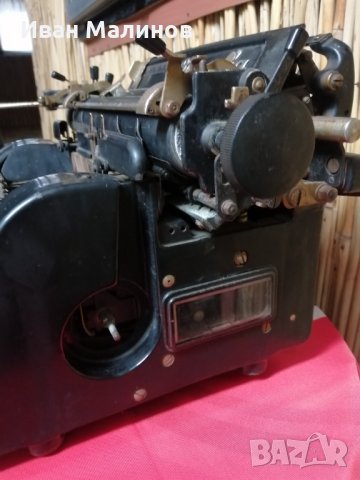 Стара пишеща машина Олимпия мод 8 от 1939 г. , снимка 4 - Антикварни и старинни предмети - 32249572