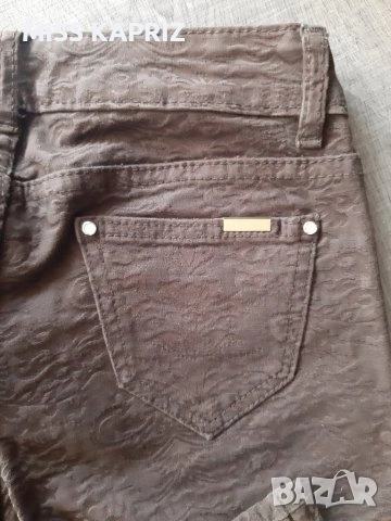 Дамски дънки с бродерия и релеф , снимка 8 - Дънки - 39986014