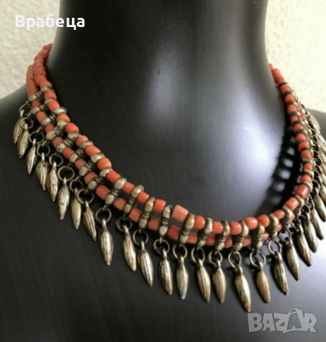 Възрожденски накит. Сребро/сачан. Корали 