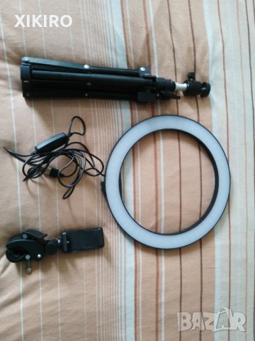 Продавам Лед ринг лампа с трипод