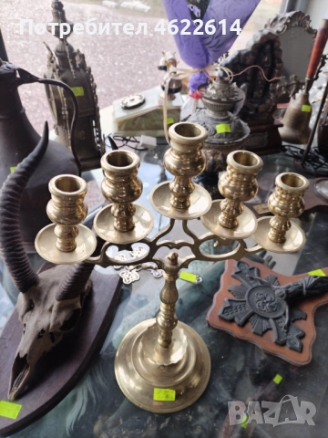 БРОНЗОВ СВЕЩНИК ИНТЕРЕСЕН 