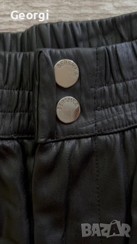 Кожен панталон Bershka, снимка 5 - Панталони - 51576688