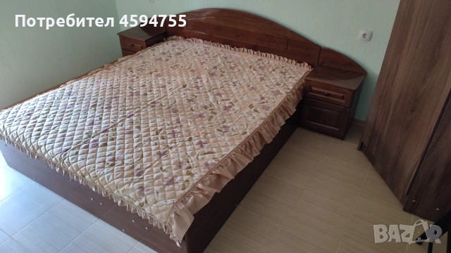 Дървена спалня с две нощни шкафчета, снимка 3 - Спални и легла - 53500653