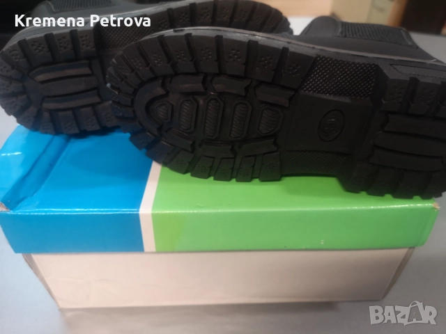 Нови зимни черни детски ботуши с топла подплата. Номер 32/33, снимка 5 - Детски боти и ботуши - 45509136