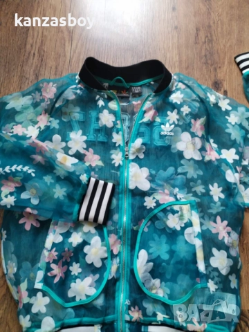 adidas(WMNS) x Pharrell Jacket 'Flower Blue' - дизайнерско дамско яке ХС, снимка 5 - Якета - 51683782
