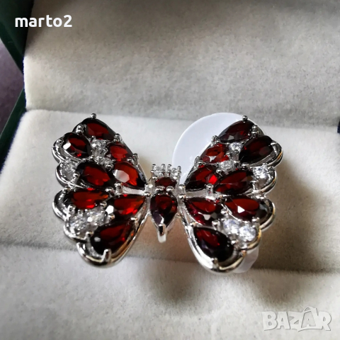 Елегантен сребърен 925 пръстен "Пеперуда" с родиево покритие и Натурални Гранати и Циркони!, снимка 1 - Пръстени - 44848133